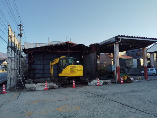 2025年11月 老朽化した倉庫解体